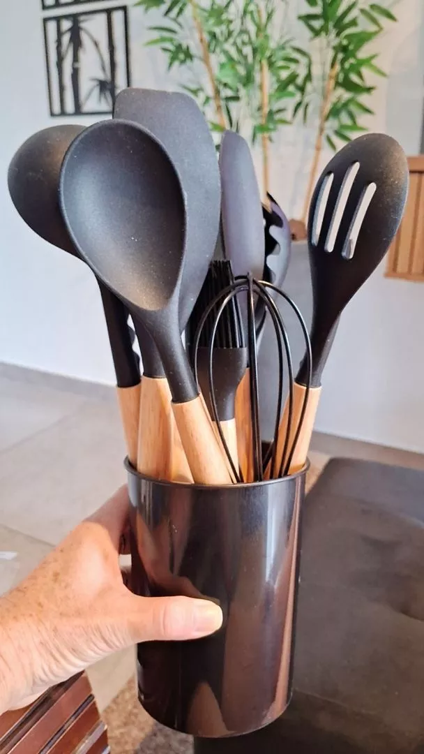KIT 12 Peças de Utensílios Para Cozinha em Silicone e Bambu Cor Aleatoria
