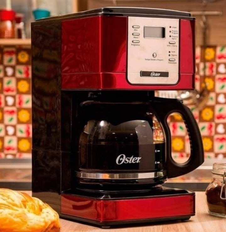 Oster Cafeteira Flavor Programável, 1,5L, 110V, Vermelha/Preto, 1000W, BVSTDC4401RD