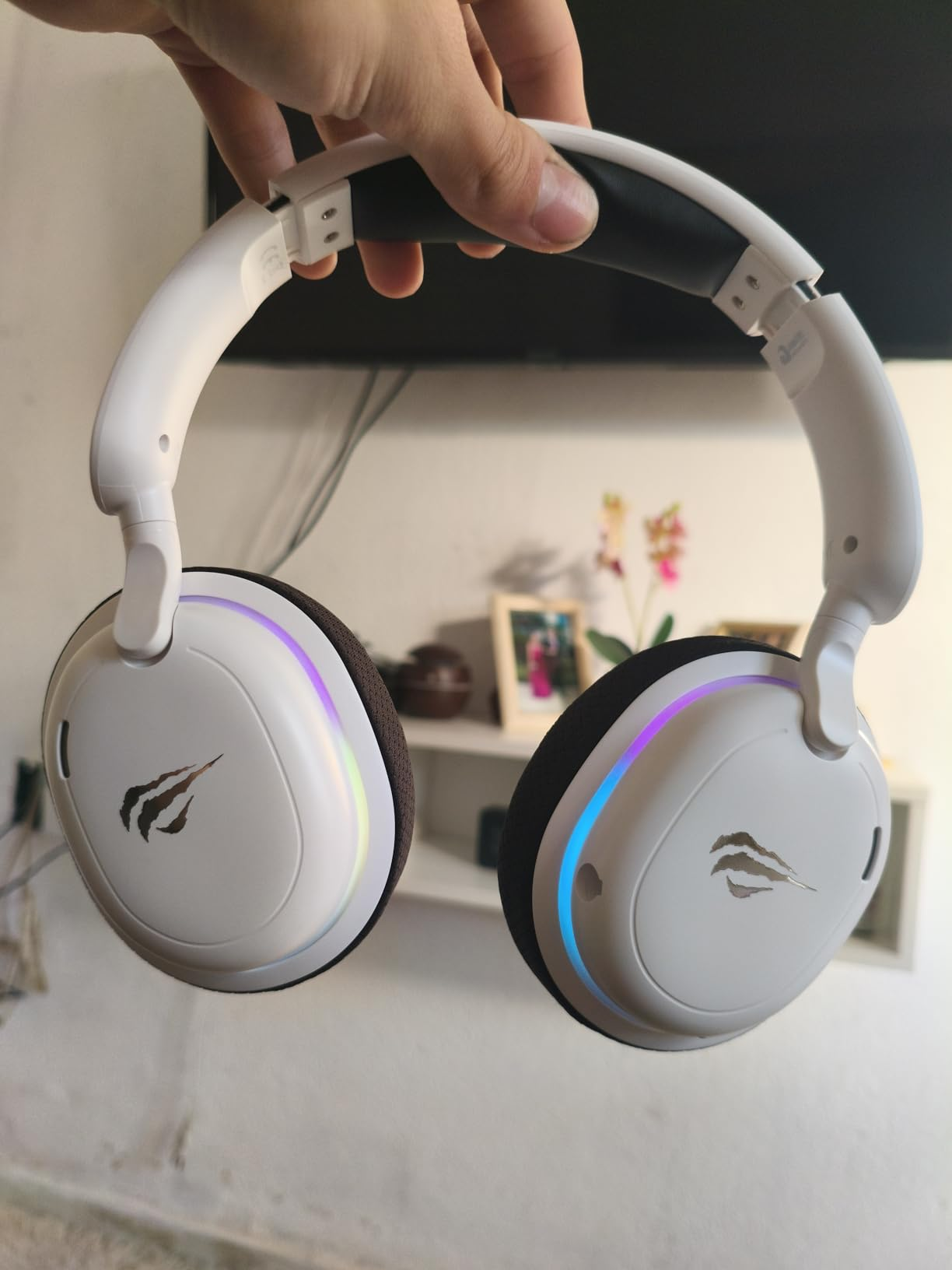 Havit Fone de Ouvido Gamer Five-Mode Fuxi-H7 White Black, Sem fio e Com Fio, Wireless 2,4GHz, Bluetooth, USB, Cabo 3,5mm, Falante de 40 mm, Microfone Destacável com Cancelamento de Ruído