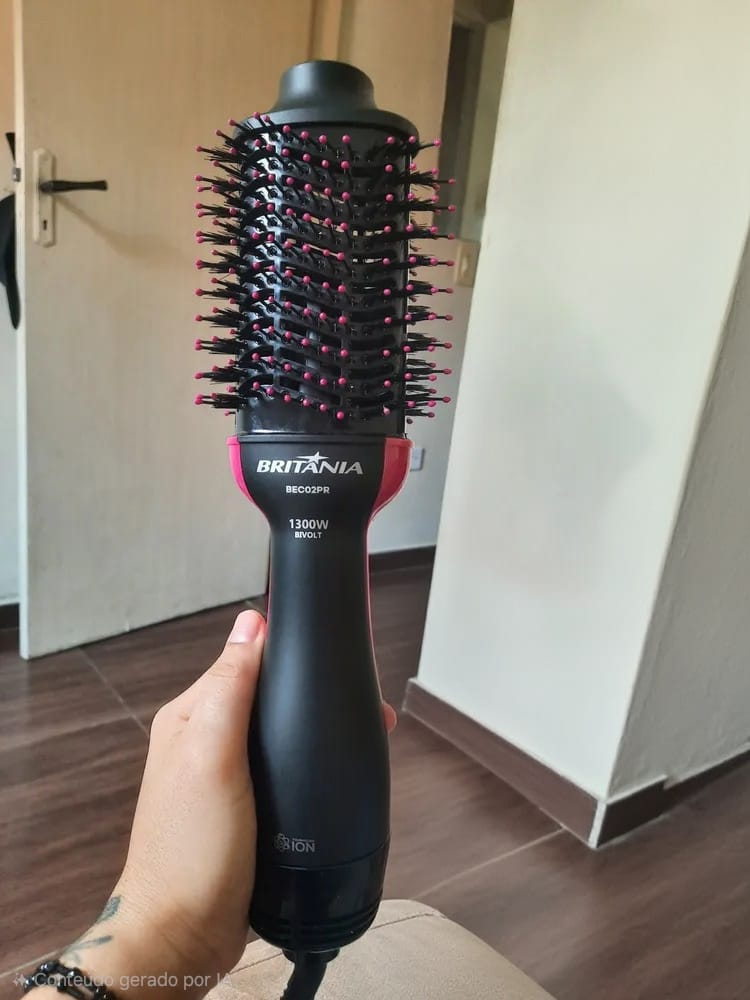 Britânia Escova Secadora Bec02pr 4 Em 1 1300w Cor Preto e Rosa