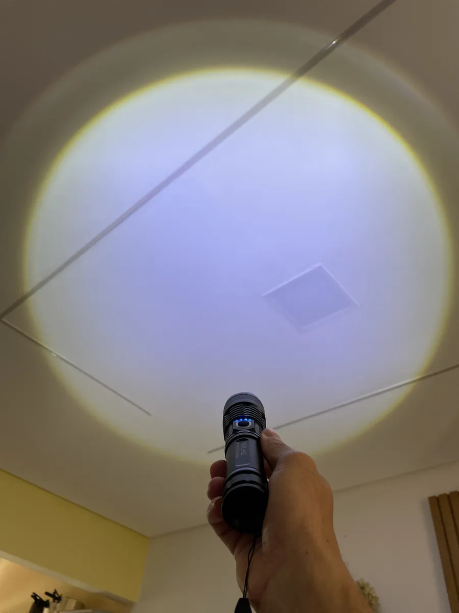 Lanterna Mais Forte Do Mundo Recarregável Tática Potente Led Apfer