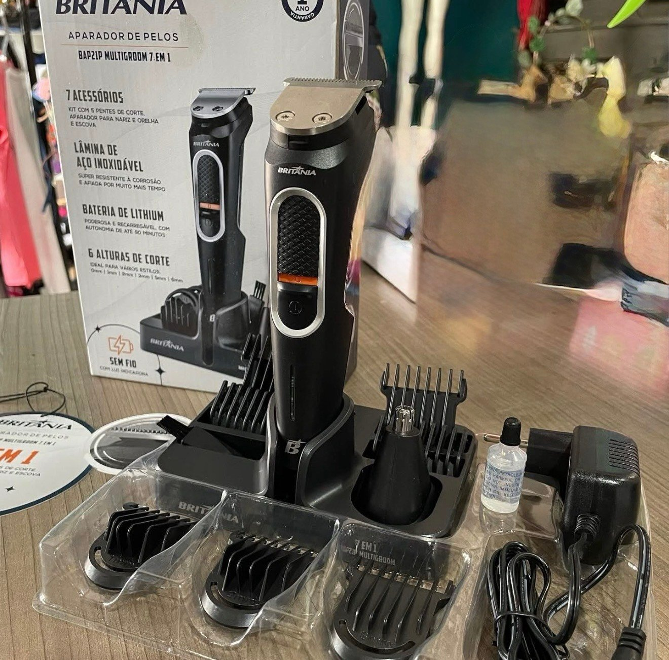 Aparador De Pelos Britânia Bap21p Multigroom 7 Em 1