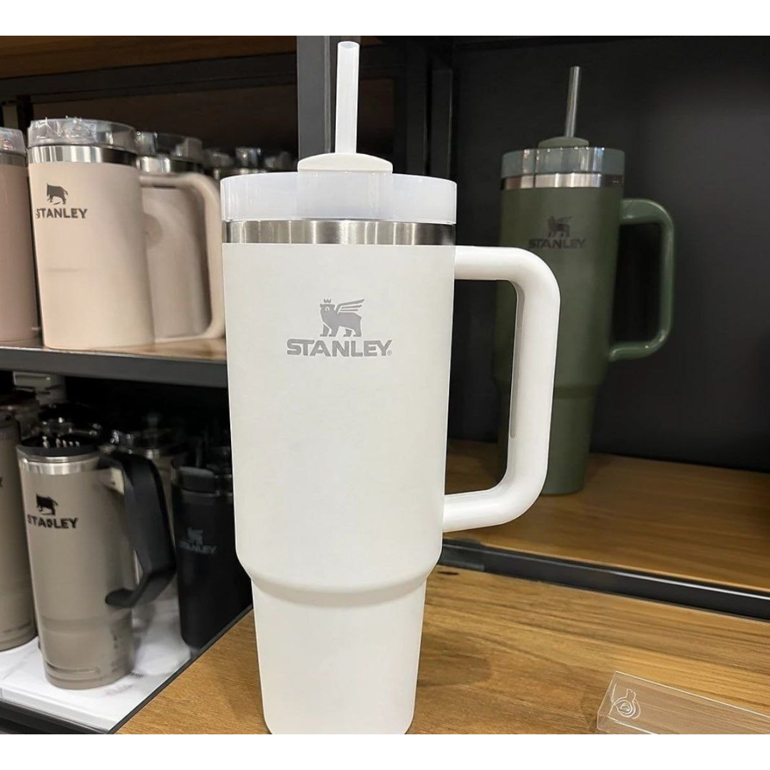 Stanley - Copo Quencher H2.0 FlowState 887ml - Copo de aço inoxidável com tampa, isolamento a vácuo, para água, chá gelado, café, smoothies e muito ma...
