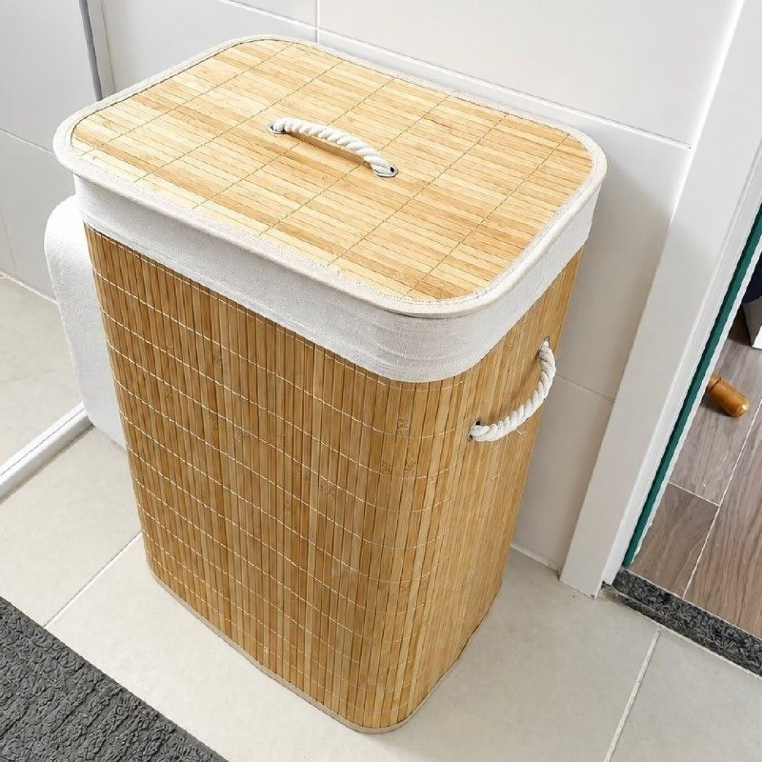 LUGAR DE ROUPA SUJA É AQUI, não pendurada na cadeira