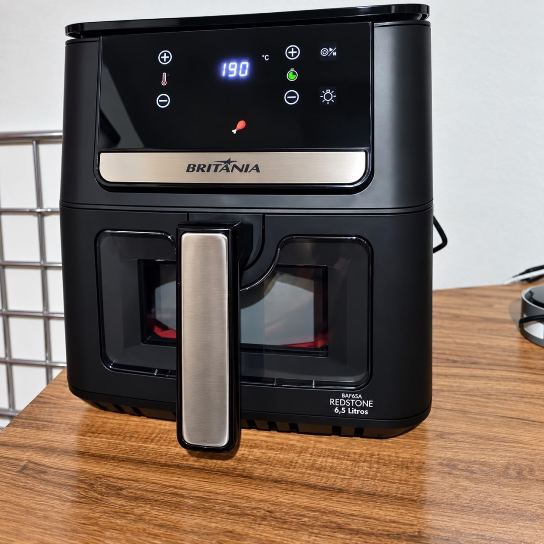 Air Fryer Britânia 6,5L 1700W 8 Funções Painel Digital Redstone