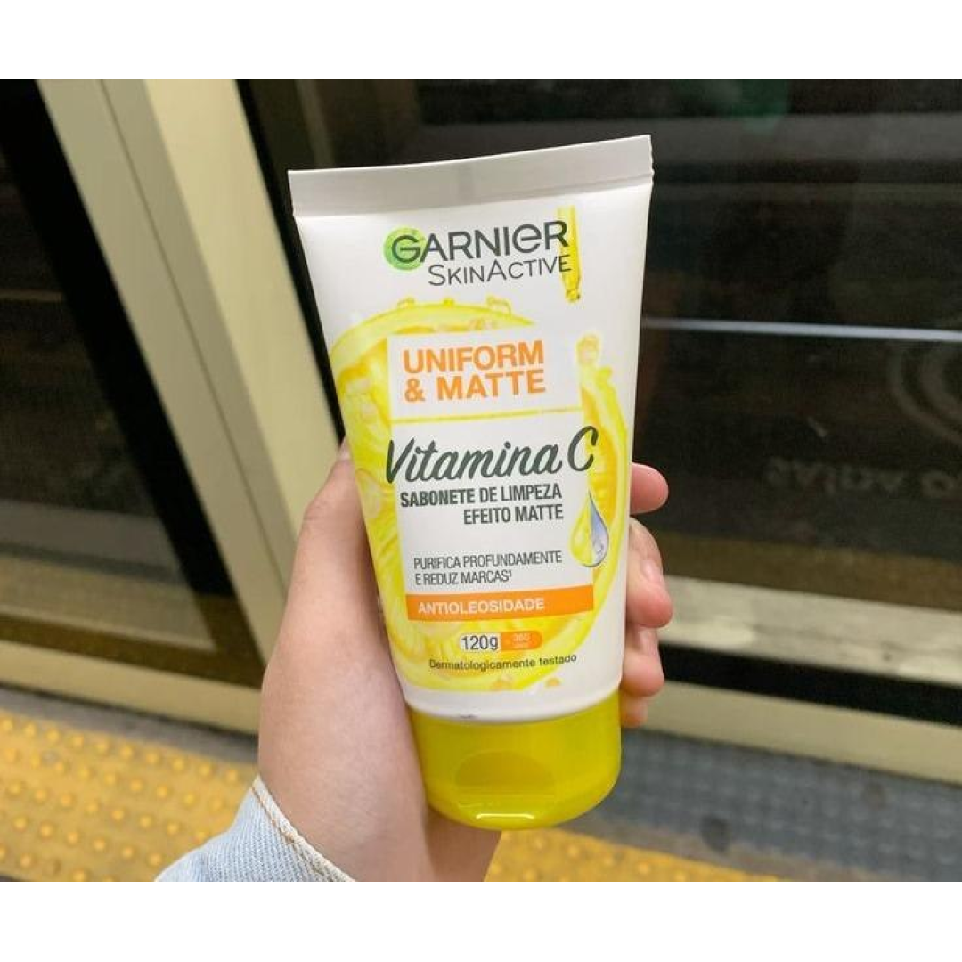 Garnier Uniform & Matte Sabonete Limpeza Facial Vitamina C Antioleosidade 120g