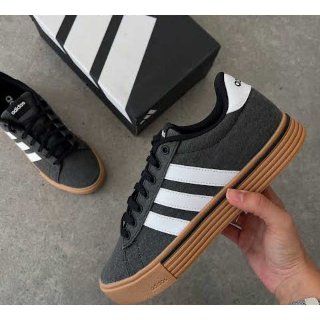 Tênis Daily 4.0 adidas