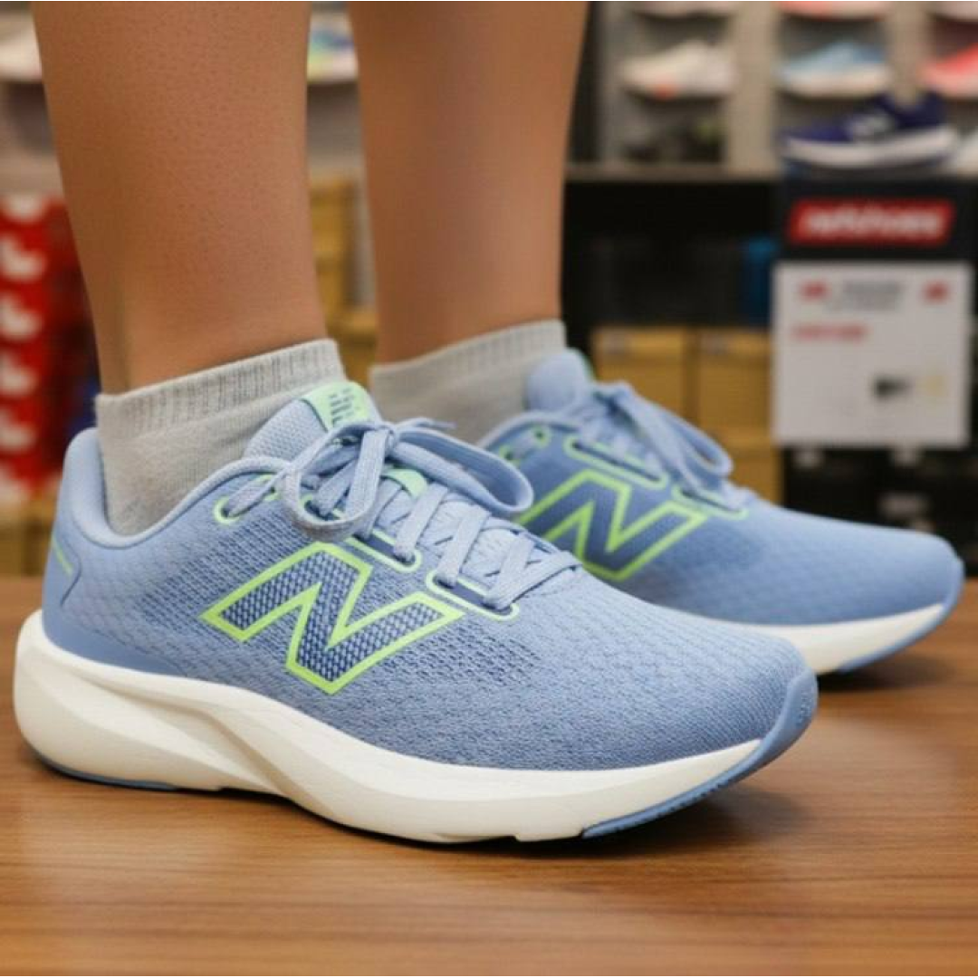 Tênis Esportivo Feminino 413v3 New Balance Azul-claro Lisa 39 Br
