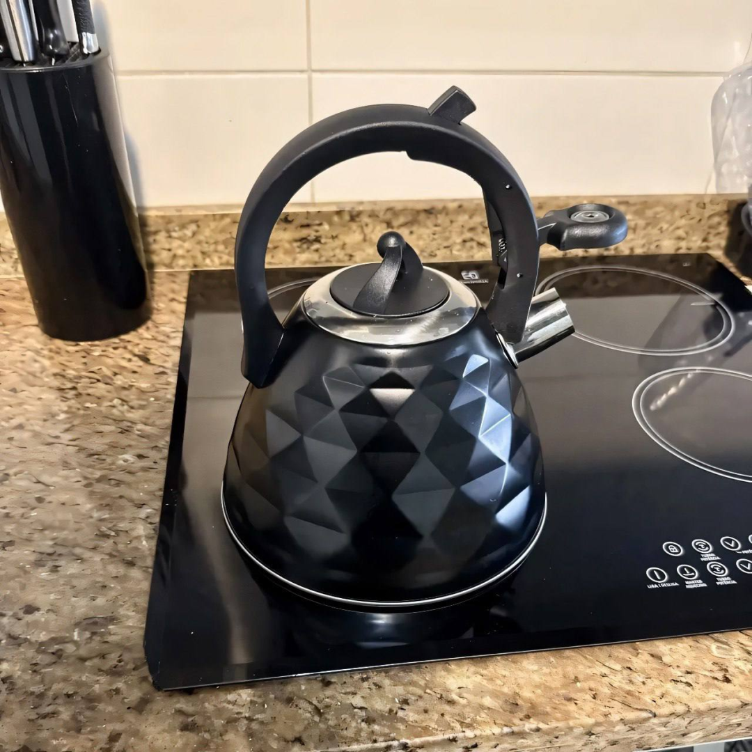 Chaleira de Inox Brinox 3L Black Diamond Com Apito Indução Preta