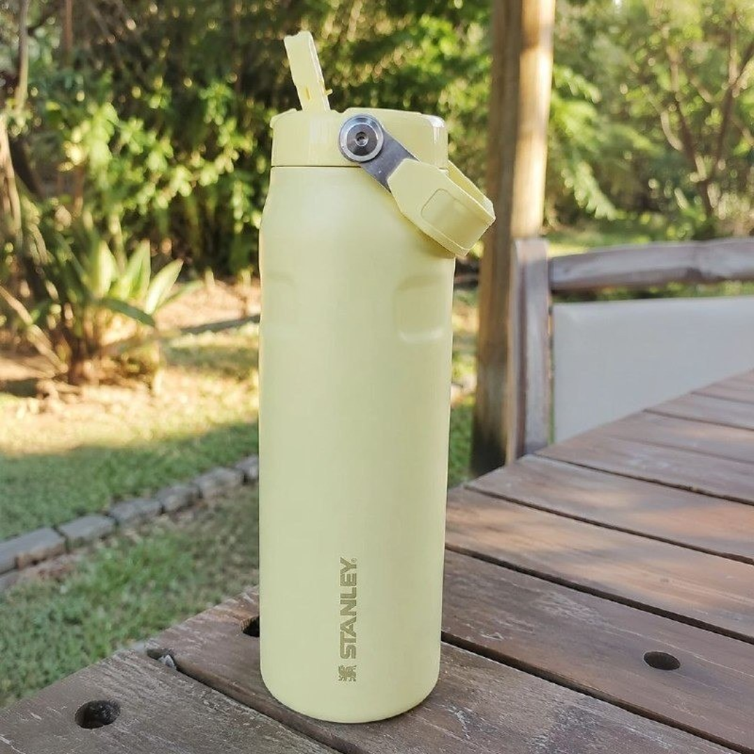 Garrafa Térmica Aerolight Flip Straw Stanley 710ml