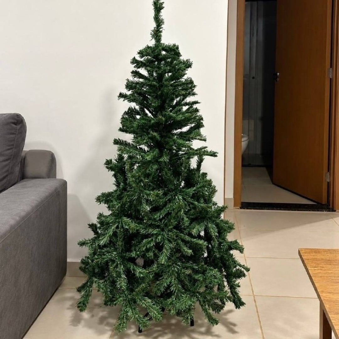 Árvore De Natal Verde Luxo 150 500 Galho - Pé De Ferro DEKASA