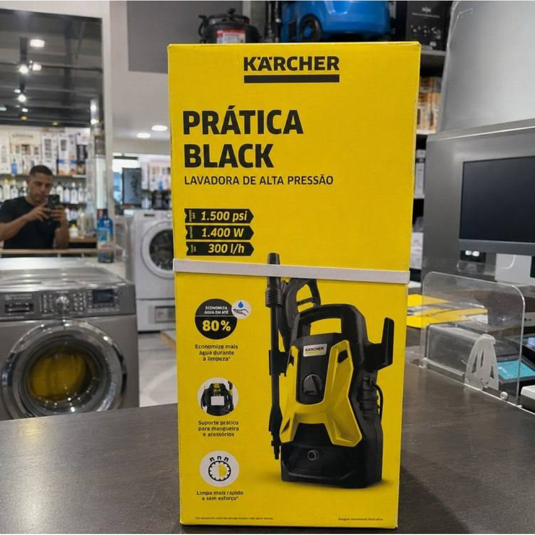 Lavadora De Alta Pressão Kärcher Prática Black 1500 Psi/libras 1400w 300l/h Com Aplicador De Detergente E Lança Regulável 220v