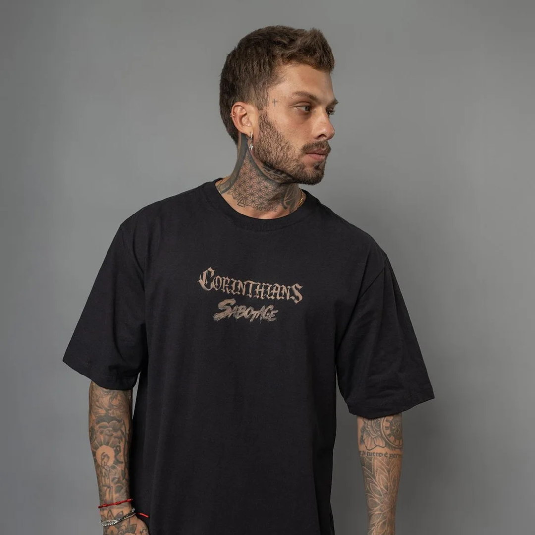 Camiseta Masculina Oversized Corinthians x Sabotage - Preto