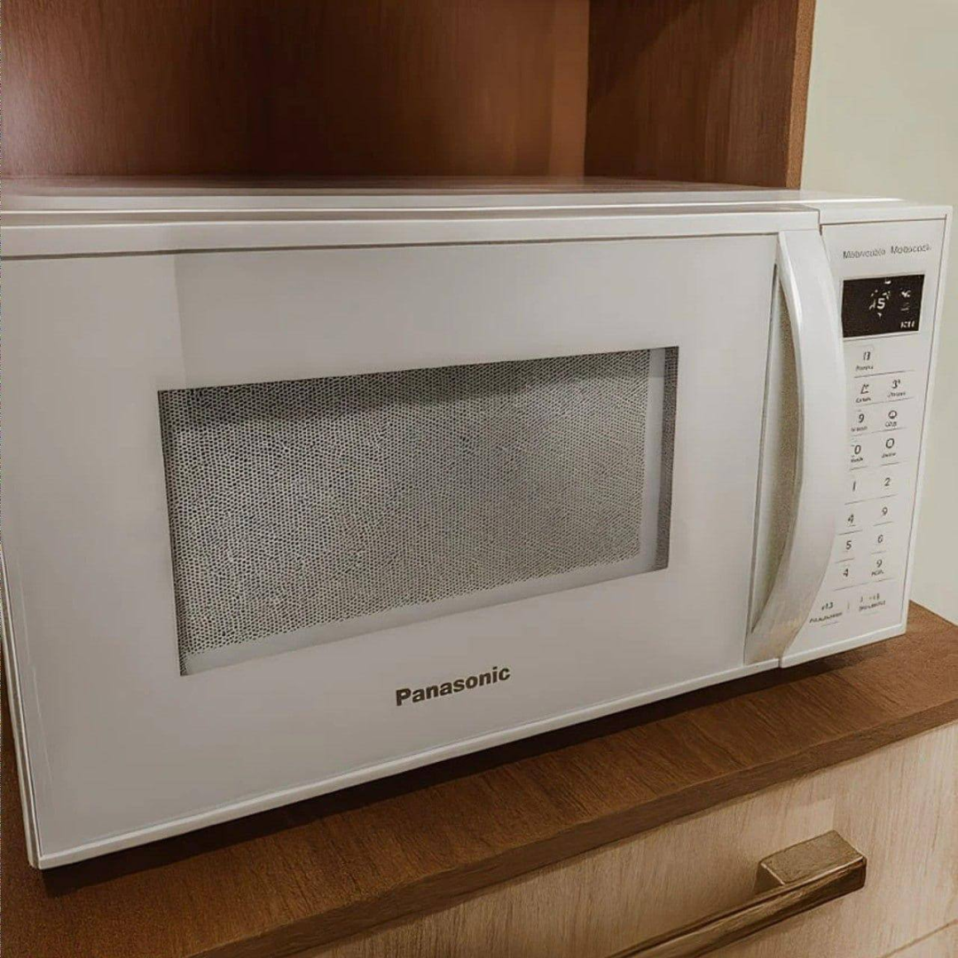 Micro-ondas Panasonic 21 Litros Branco - Nn-st25lwru 220v