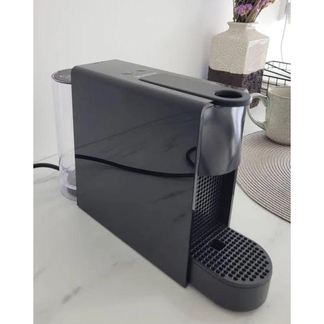 Cafeteira Nespresso Essenza Mini Preta