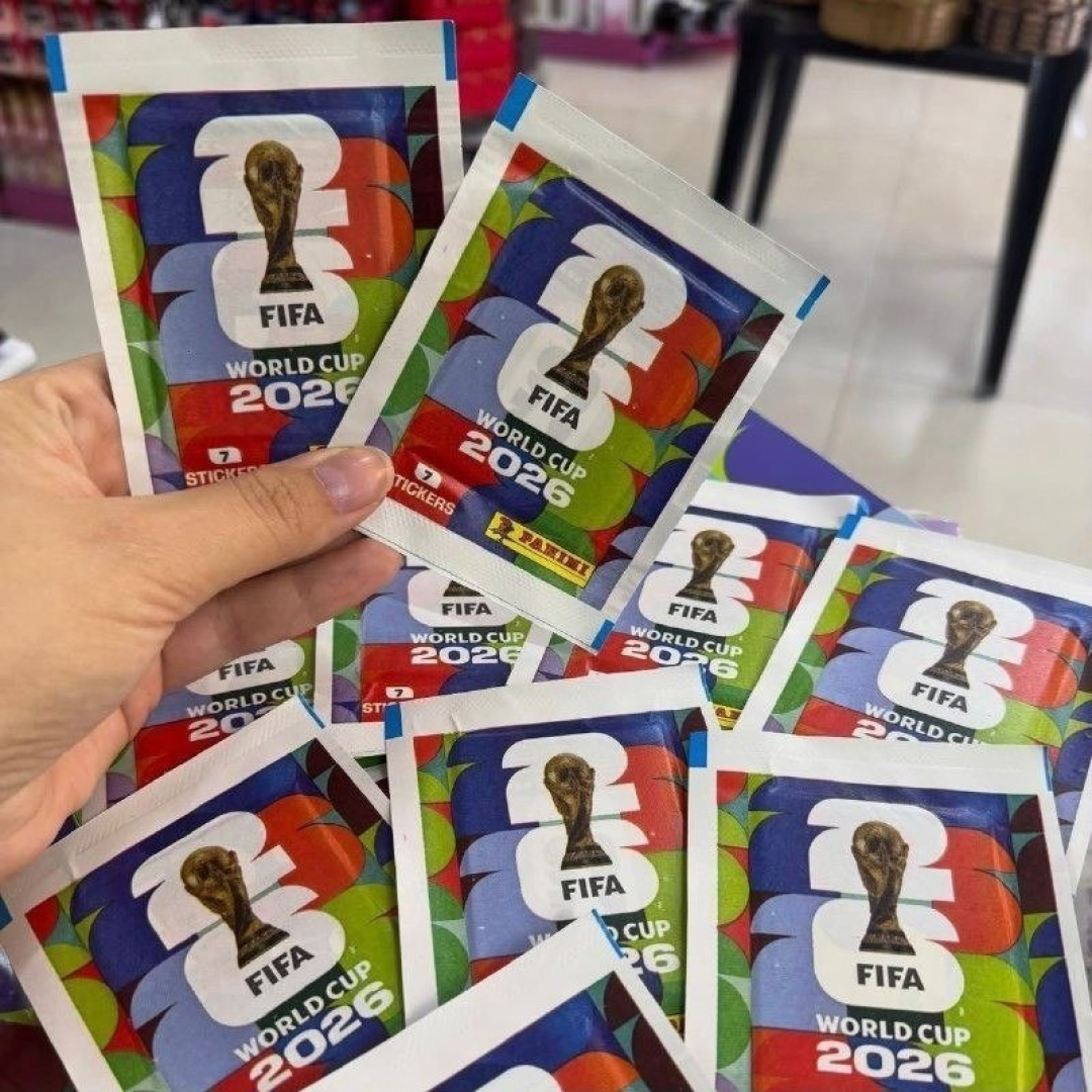 Kit com 12 Envelopes (84 Figurinhas) Panini Copa do Mundo FIFA 2026