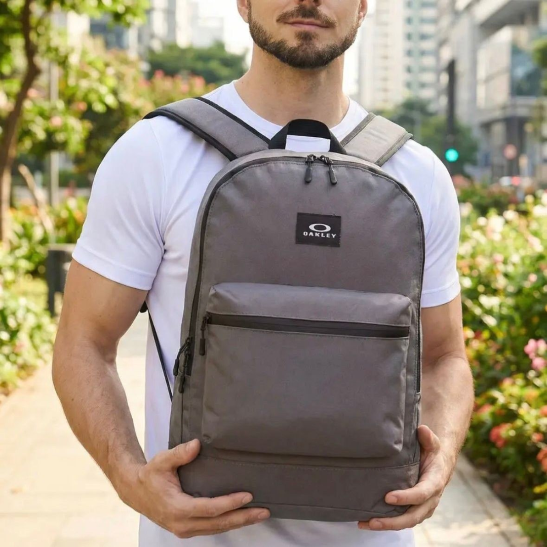 Mochila Oakley Confront 18L