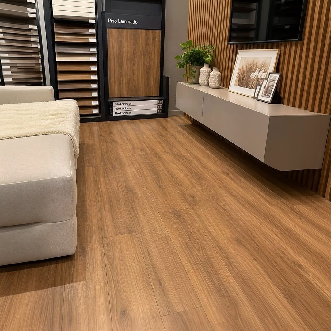 Piso Laminado 2,36m² - Nogueira Málaga Cg Nogueira Málaga