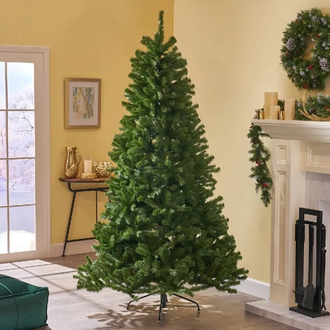 Árvore de Natal 2,10m 1200 Galhos Verde Base Metal Pinheiro Canadense Atelier Enovelada