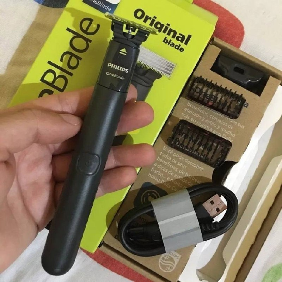 Barbeador E Aparador Elétrico Philips Oneblade Com Pente 5 Em 1, Sem Fio E À Prova D'água - Qp1425/10 Preto 5v