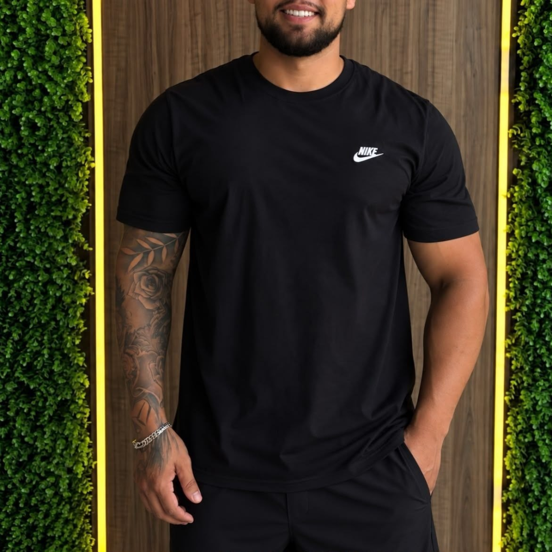 Camiseta Nike Sportswear Club