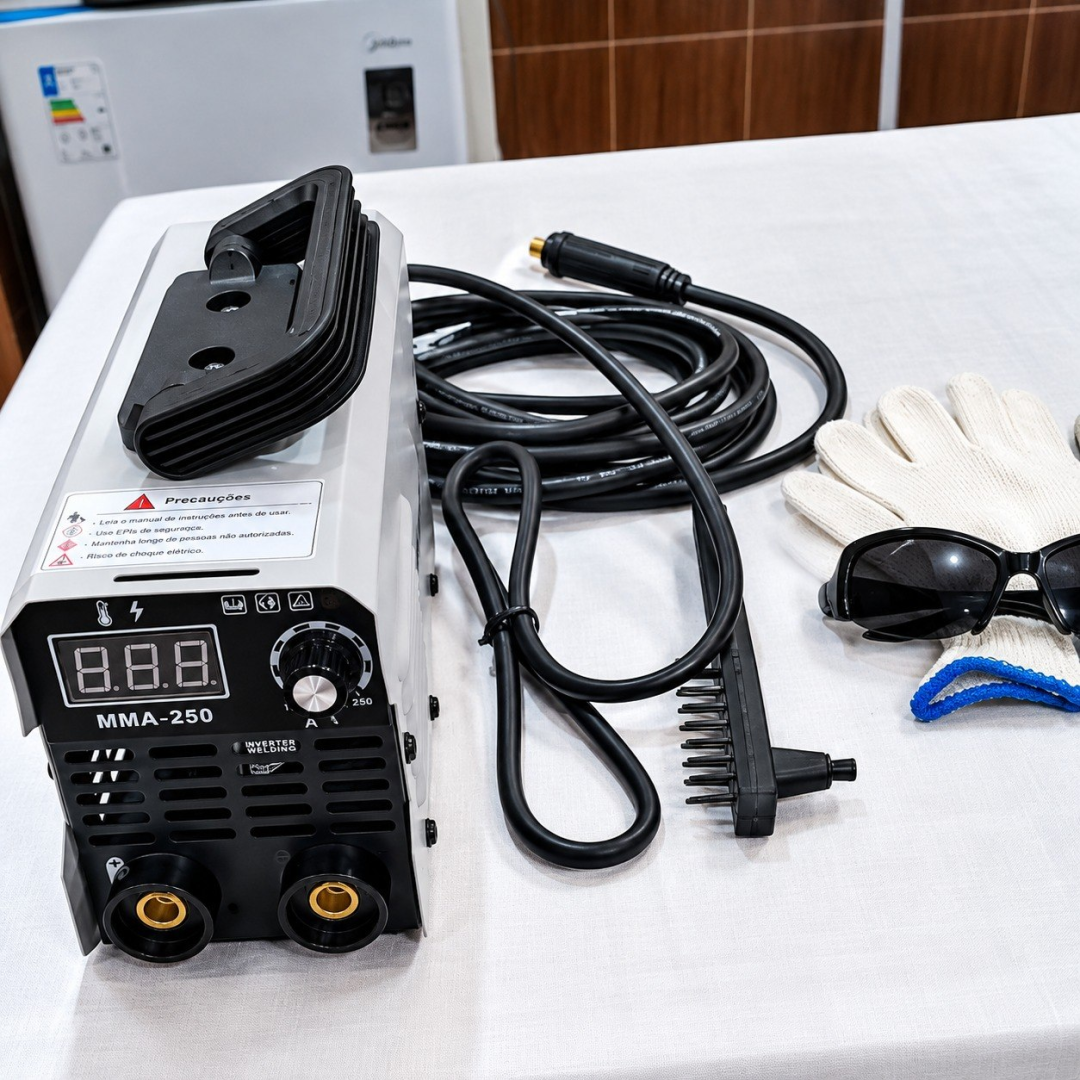 Máquina De Solda Inversora MMA 250A Sem Gás 220V