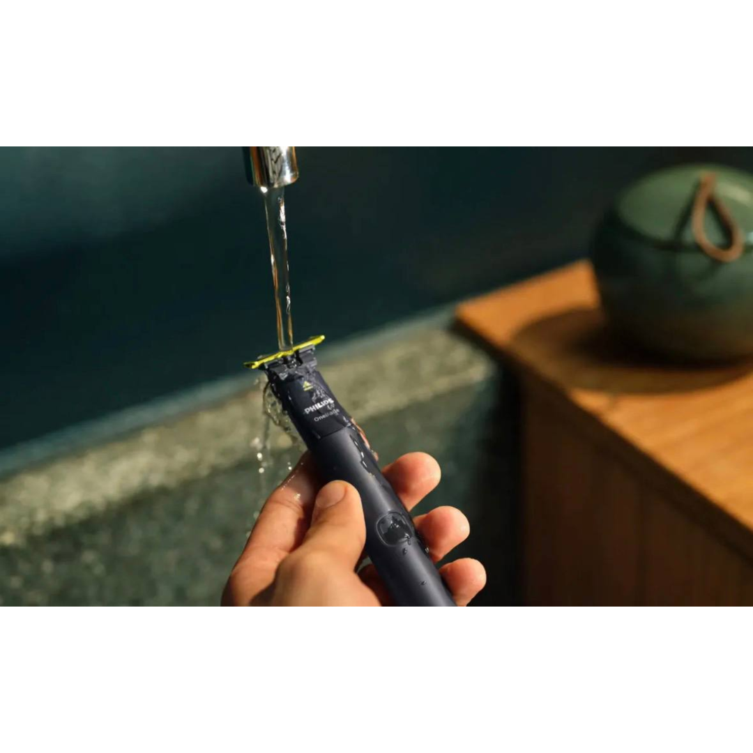 Philips OneBlade Aparador e Barbeador Elétrico com Pente Ajustável 5 em 1 | Raspa, Apara e Contorna | Uso Seco e Molhado | 100% À Prova d’Água | Sem F...