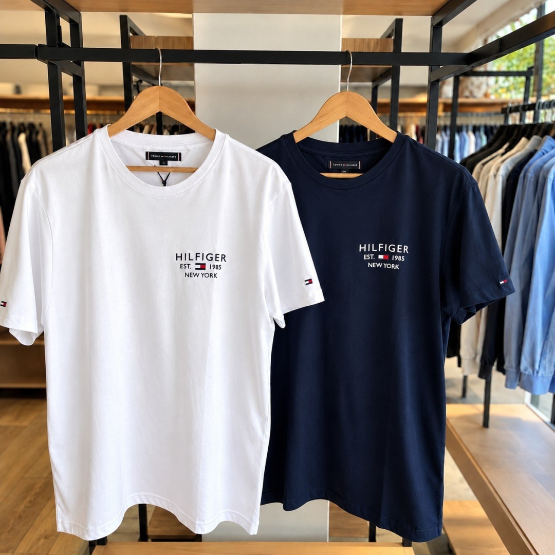 Kit com 2 Camisetas Tommy Hilfiger Brand Love
