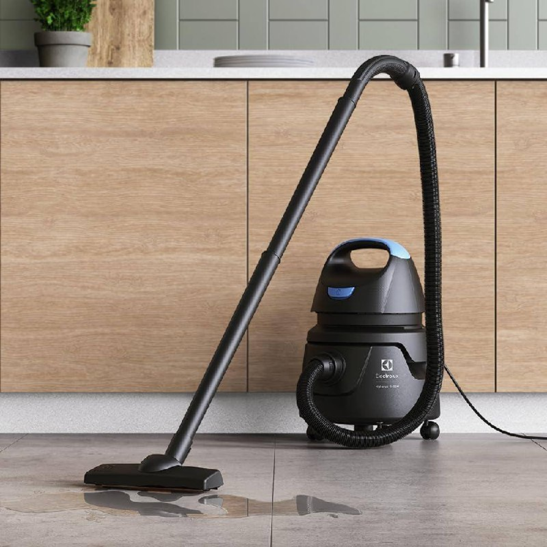 Electrolux Aspirador água pó compacto potente função sopro 1400W 12 L total 5 L util protetor termico AWD01 127V