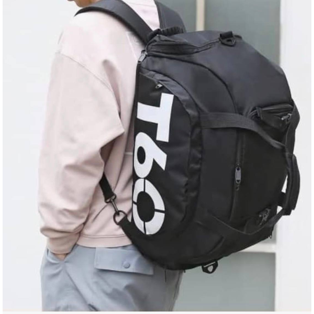 Mochila Mala T60 Para Academia Natação Camping na Cor Preta