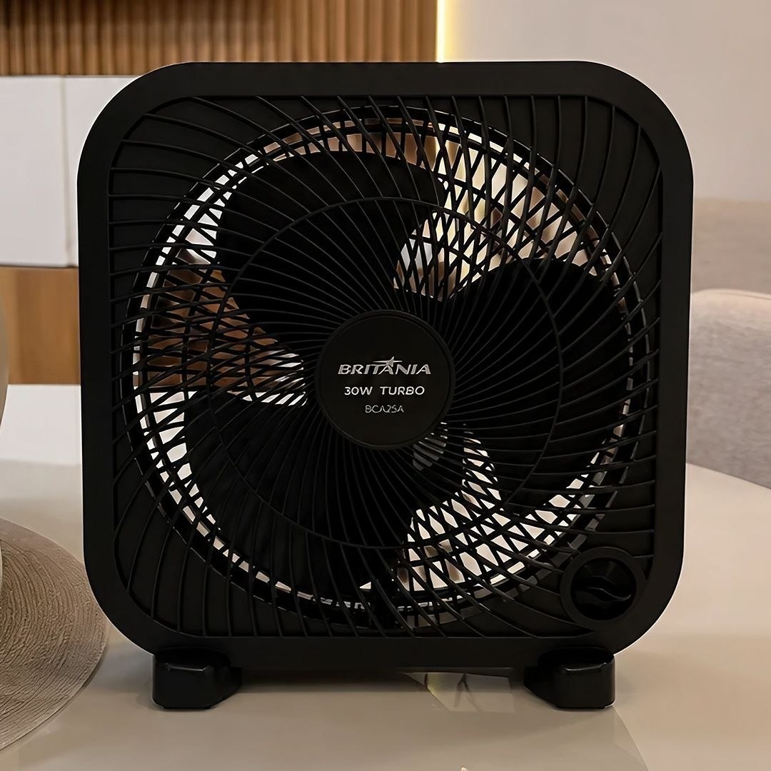 Ventilador De Mesa Britânia Bca25a Com 3 Velocidades E Diâmetro De 23 Cm 60hz Preto 127v Plástico
