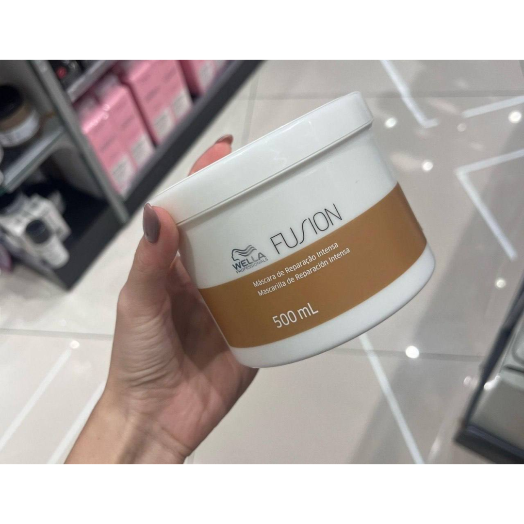 Máscara Wella Fusion Reconstrutora 500ml Cabelo Forte e Revitalizado