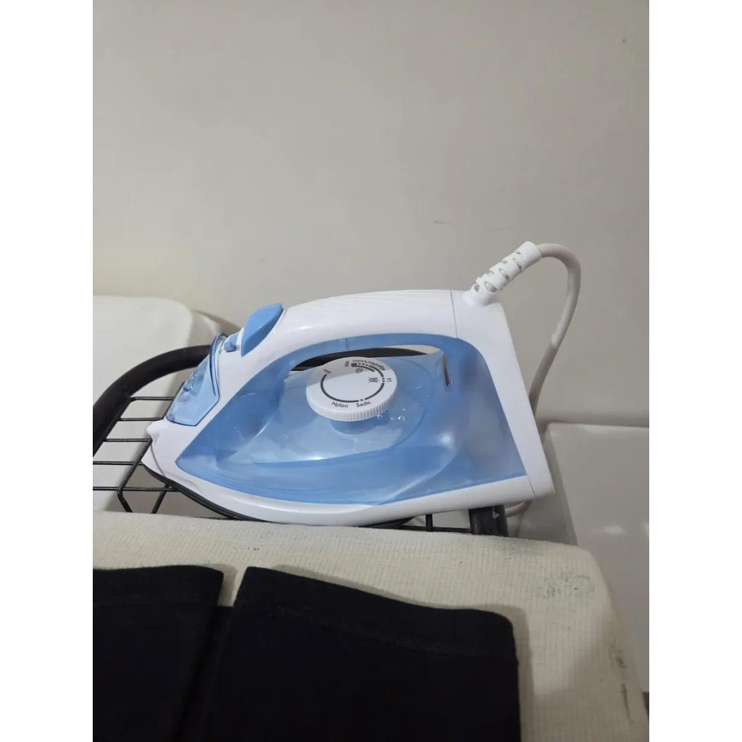 Ferro De Passar A Vapor Britânia Base Antiaderente Bfv07 Cor Azul