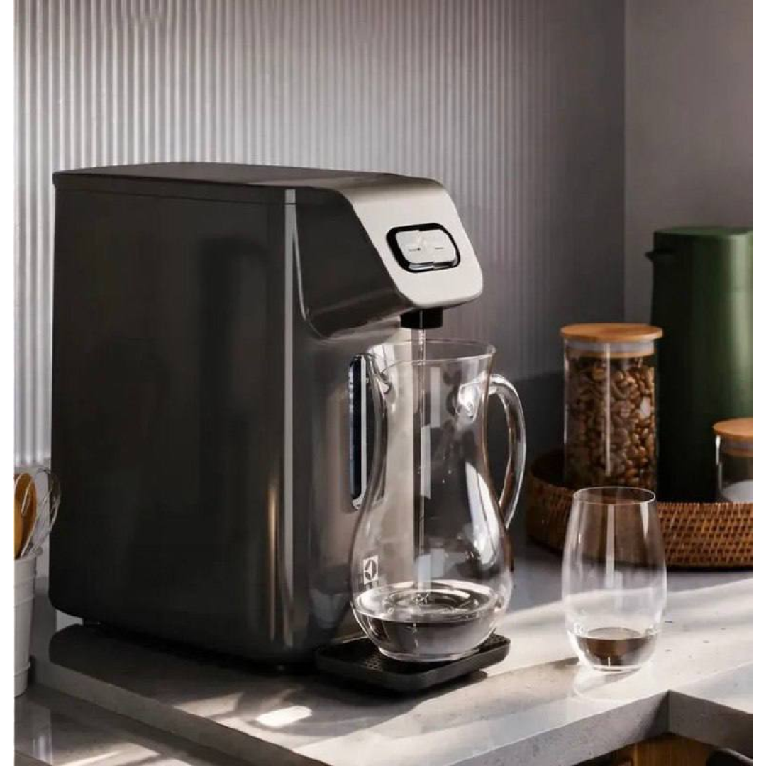 Purificador de Água Gelada Fria e Natural PE15P Electrolux Compacto Eletronico Placa Filtro refil 6 meses ou 3000l Bivolt - preto